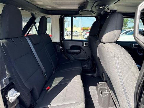 Used 2018 Jeep Wrangler Unlimited Sport S AWD/4WD image 26