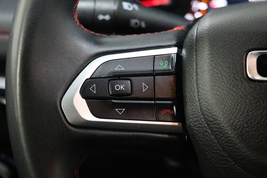 Used 2025 Jeep Compass Trailhawk AWD/4WD image 22
