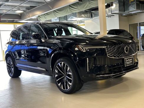 Used 2026 Volvo XC90 B6 Plus w/ Protection Package Premier AWD/4WD image 1