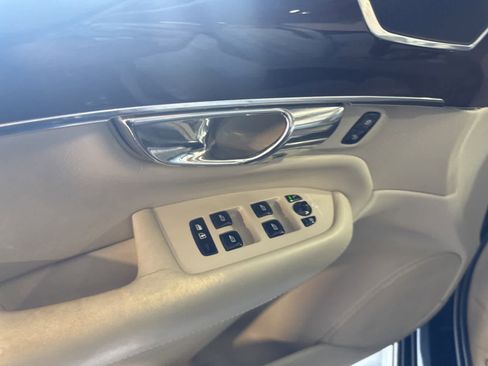 Used 2016 Volvo XC90 T6 Momentum image 21