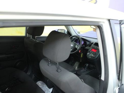Used 2013 Kia Soul FWD image 10