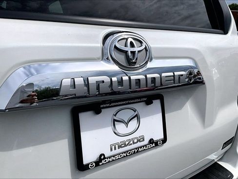 Used 2015 Toyota 4Runner Limited image 8