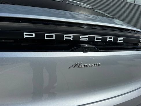 Used 2026 Porsche Macan Electric RWD image 14