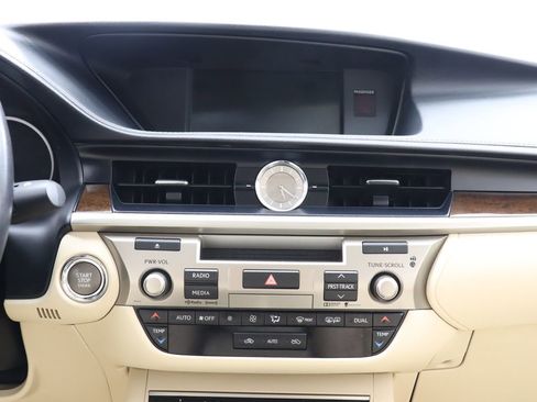 Used 2015 Lexus ES 350 w/ Luxury Package image 20