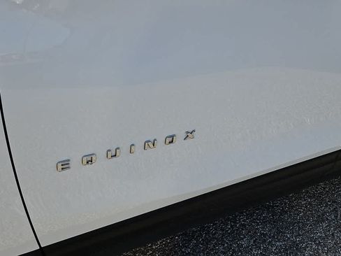 Used 2024 Chevrolet Equinox LT FWD image 11