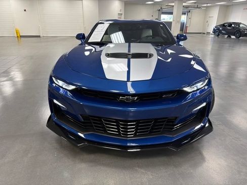 Used 2020 Chevrolet Camaro SS RWD image 2