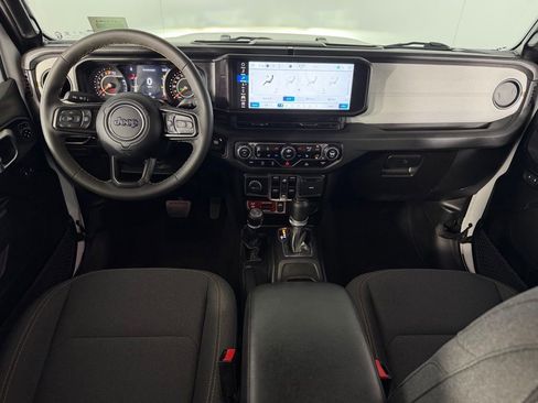 Certified 2024 Jeep Gladiator Sport AWD/4WD image 12