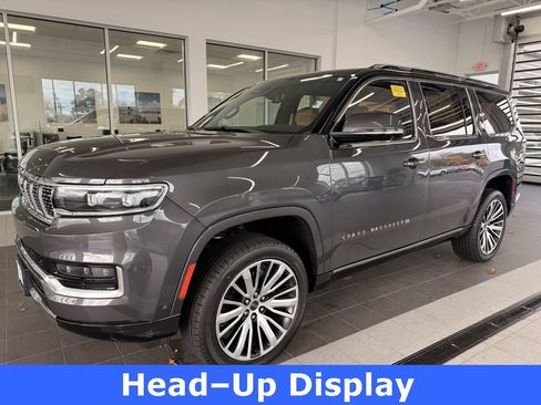 Used 2022 Jeep Grand Wagoneer Series III image 3