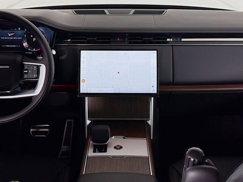 New 2026 Land Rover Range Rover Long Wheelbase SE AWD/4WD image 15
