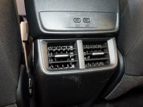 Used 2025 Chevrolet Equinox LT FWD image 23