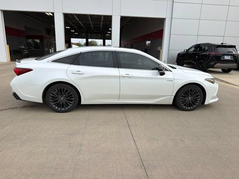 Used 2020 Toyota Avalon XSE w/ All Weather Liner Package FWD image 3