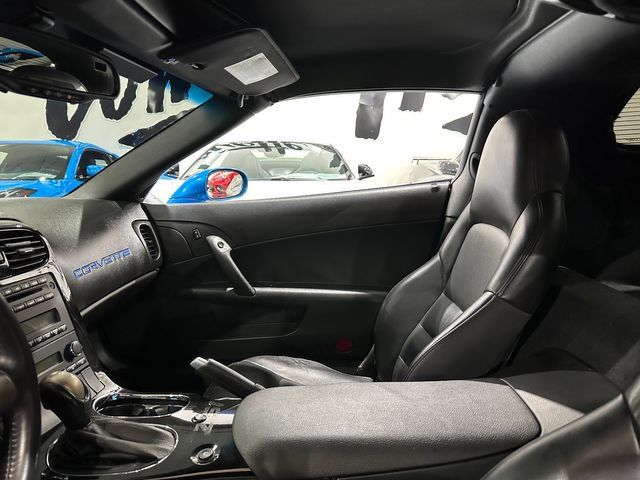Used 2008 Chevrolet Corvette Coupe w/ Z51 Performance Package RWD image 13