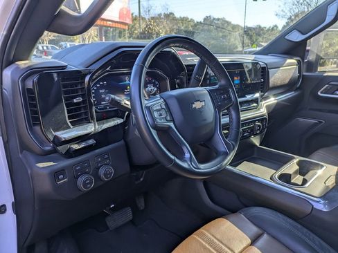 Used 2025 Chevrolet Silverado 3500 High Country w/ High Country Premium Package image 13