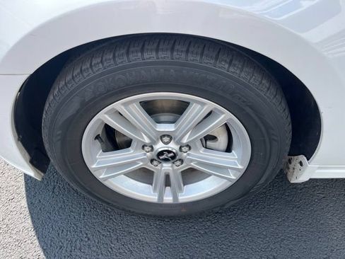 Used 2014 Ford Mustang Coupe RWD image 23