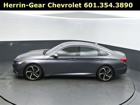 Used 2018 Honda Accord Sport image 32