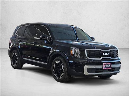 Used 2024 Kia Telluride S w/ S Sunroof Package FWD image 3