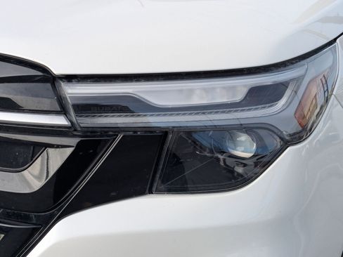 Used 2025 Subaru Forester Touring image 12