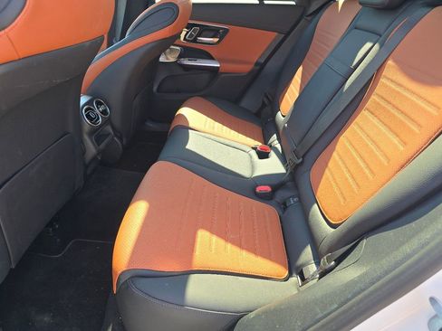 Used 2026 Mercedes-Benz GLC 300 4MATIC image 21