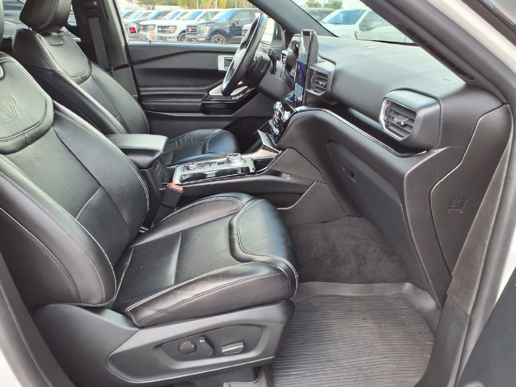 Used 2022 Ford Explorer ST w/ ST Street Pack AWD/4WD image 12