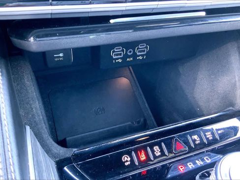 Used 2024 Jeep Wagoneer Series II w/ Flexible Seating Group RWD image 28