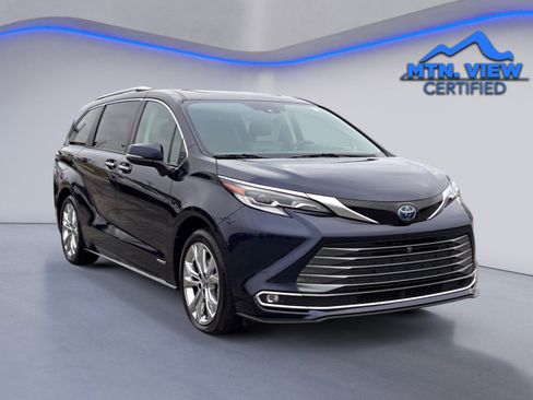 Used 2021 Toyota Sienna Platinum image 8