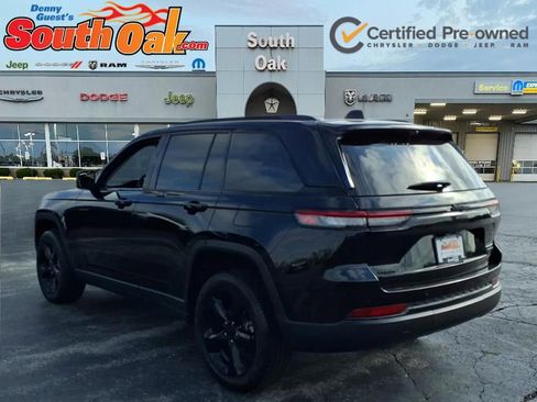 Used 2023 Jeep Grand Cherokee Limited w/ Luxury Tech Group II AWD/4WD image 4