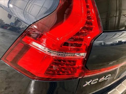 Certified 2024 Volvo XC60 B5 Plus w/ Protection Package Premier AWD/4WD image 33