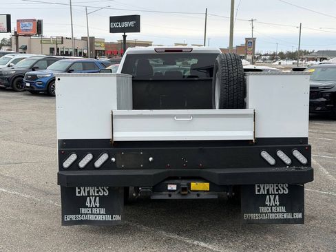 Used 2024 Chevrolet Silverado 3500 LT w/ Convenience Package AWD/4WD image 4