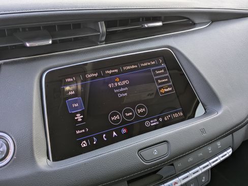 Used 2021 Cadillac XT4 Premium Luxury image 23