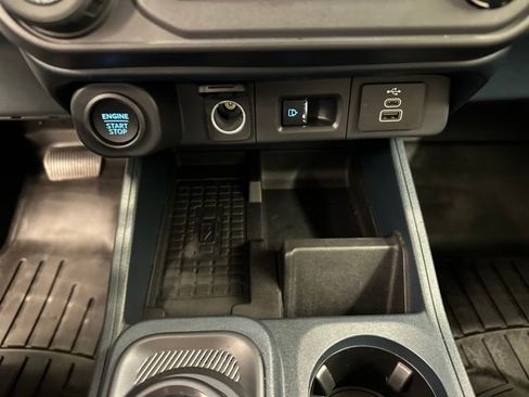 Used 2025 Ford Maverick Lariat w/ 4K Tow Package image 36