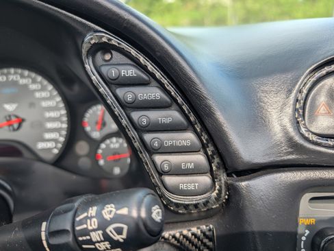 Used 2001 Chevrolet Corvette Coupe w/ Preferred Equipment Group2 RWD image 23
