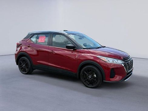 Certified 2023 Nissan Kicks SV FWD image 1
