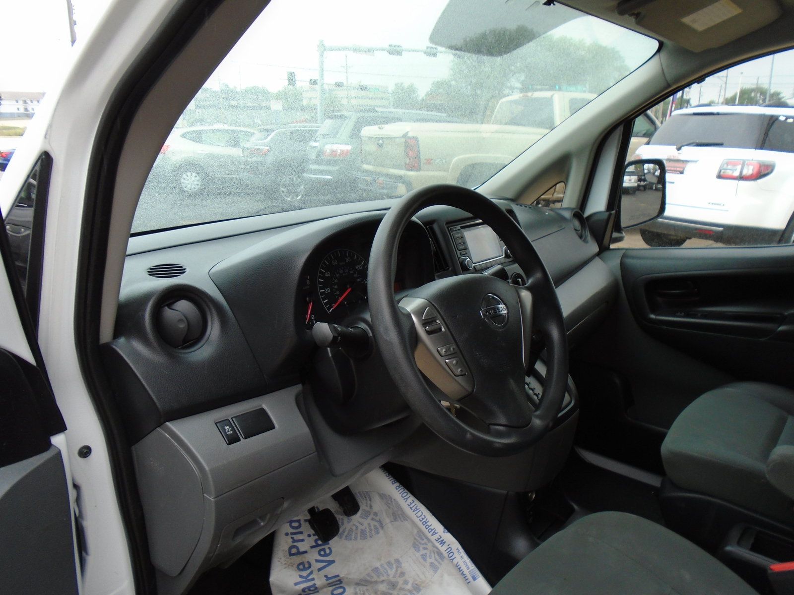 Used 2018 Nissan NV200 S FWD image 11