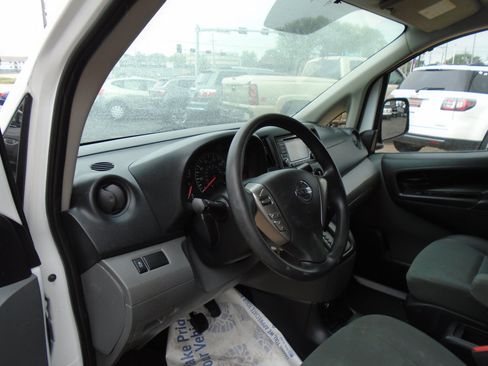 Used 2018 Nissan NV200 S FWD image 11