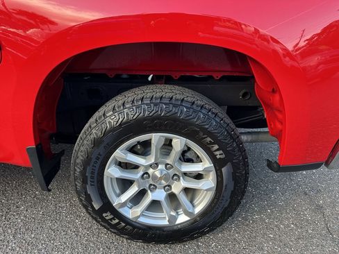 Used 2024 Chevrolet Silverado 1500 LT w/ Z71 Off-Road Package image 34