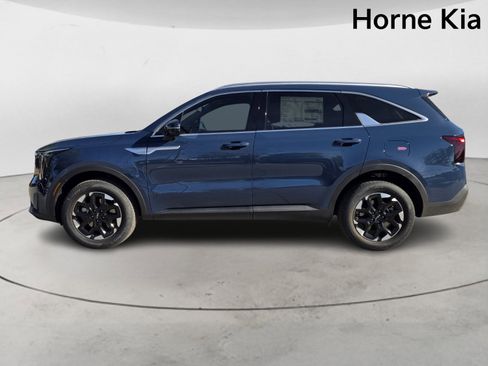 New 2025 Kia Sorento S image 6