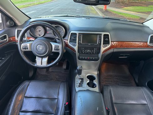 Used 2011 Jeep Grand Cherokee Limited w/ Luxury Group II image 15