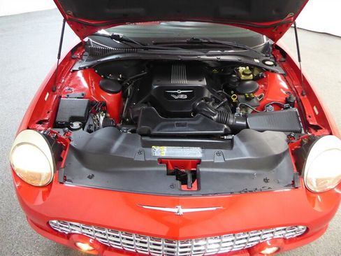 Used 2003 Ford Thunderbird Deluxe image 32