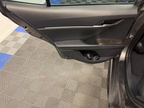 Used 2021 Toyota Camry SE w/ Convenience Package FWD image 9