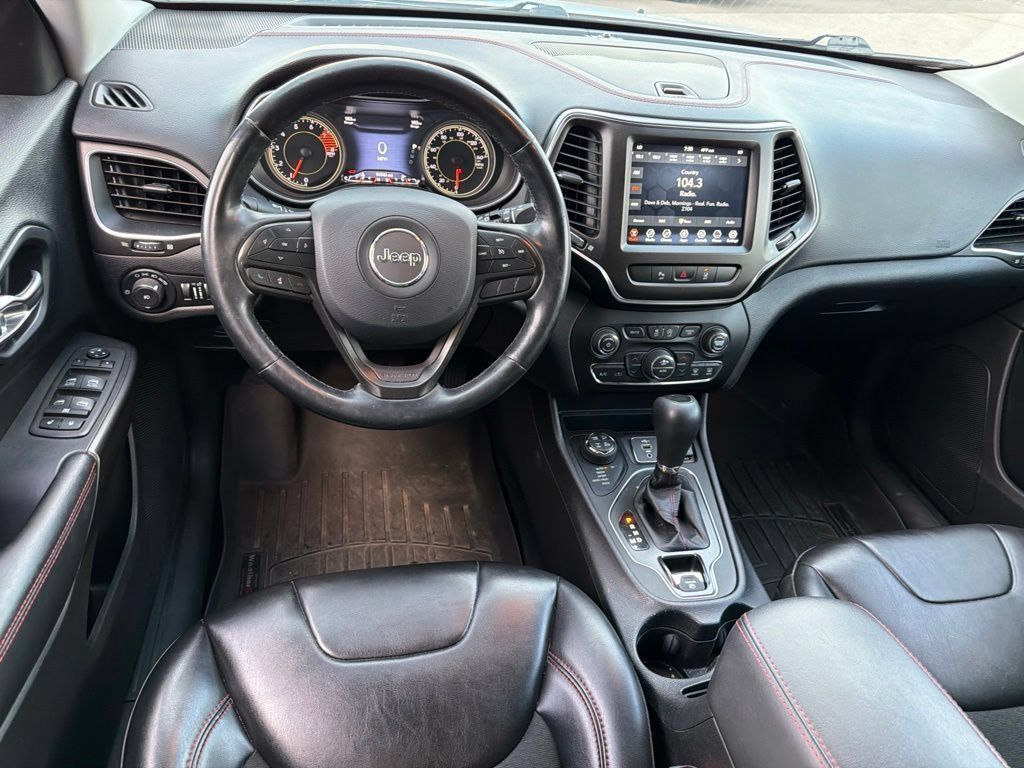 Used 2021 Jeep Cherokee Trailhawk w/ Comfort/Convenience Group AWD/4WD image 18