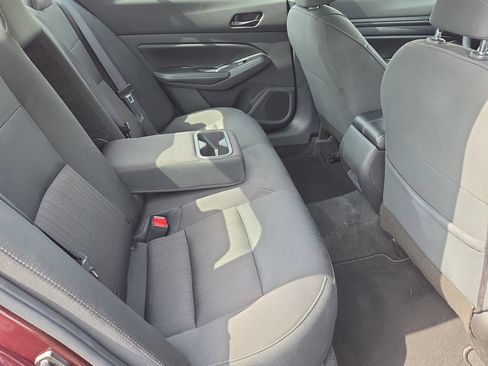 Used 2024 Nissan Altima 2.5 SV FWD image 29