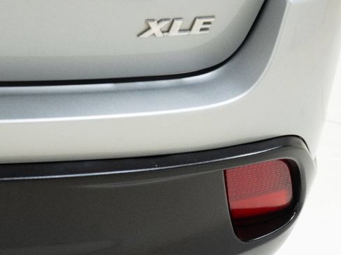 Used 2016 Toyota Highlander XLE FWD image 15