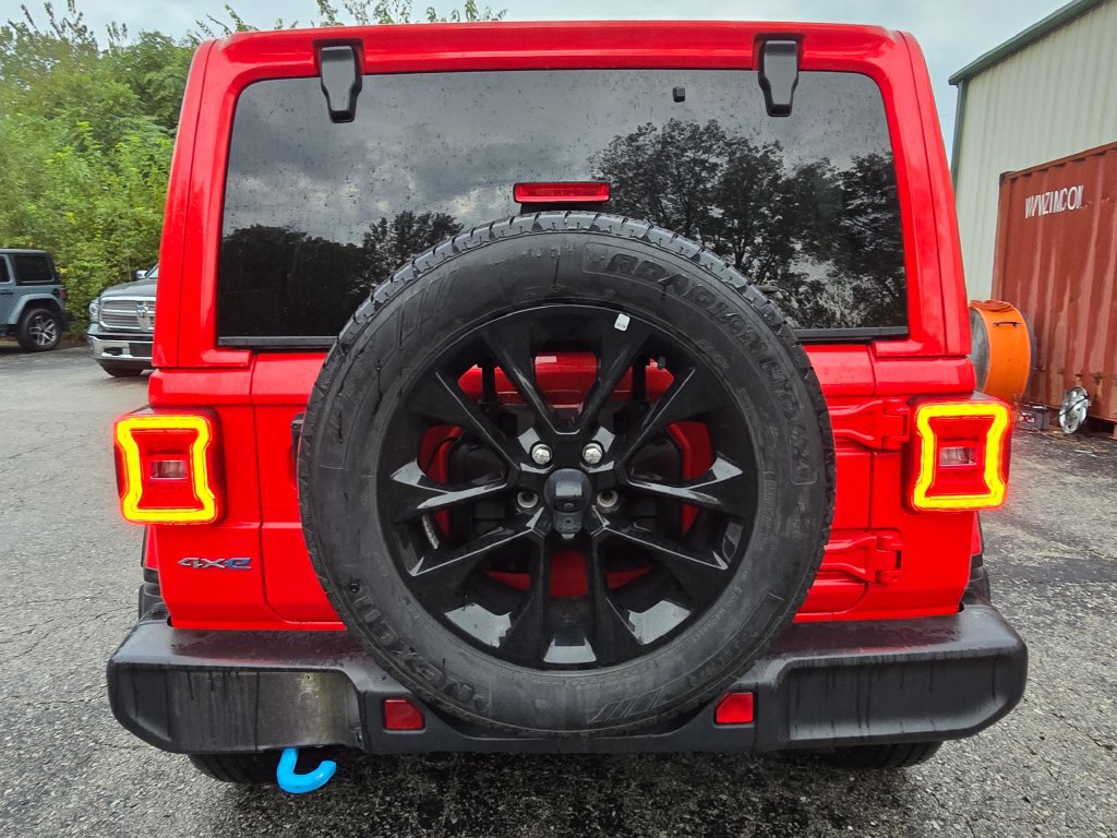 Used 2024 Jeep Wrangler Unlimited Sahara AWD/4WD image 7