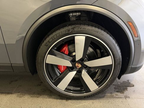 New 2026 Porsche Macan 4S Electric image 13