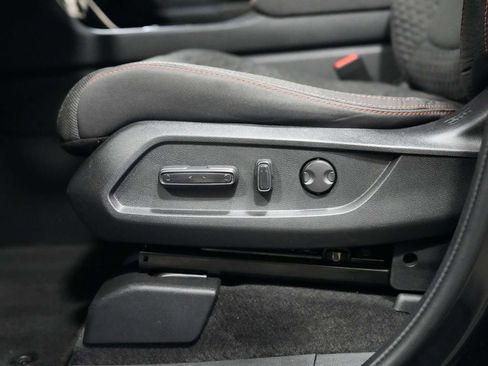 Used 2023 Honda Pilot Sport image 29