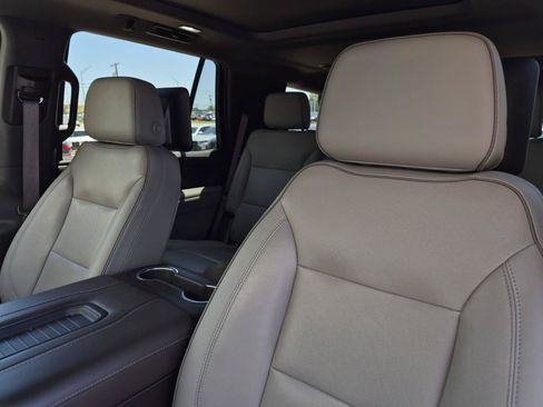 Used 2021 GMC Yukon SLT w/ SLT Premium Package RWD image 15