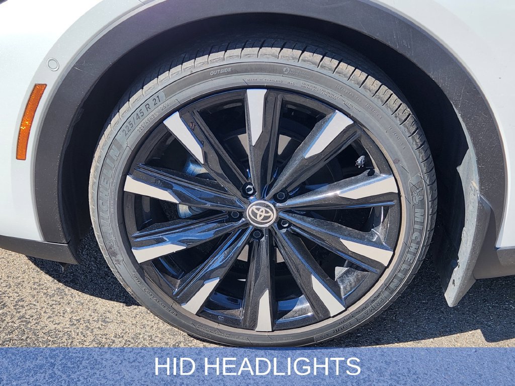 Used 2023 Toyota Crown Platinum AWD/4WD image 11