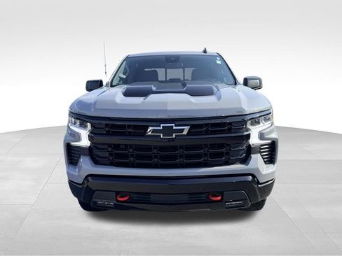 Used 2024 Chevrolet Silverado 1500 LT Trail Boss w/ Convenience Package II AWD/4WD image 2