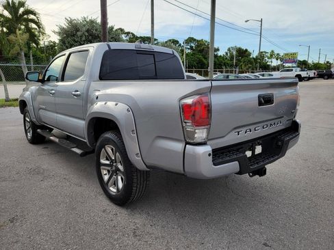 Used 2017 Toyota Tacoma Limited image 5