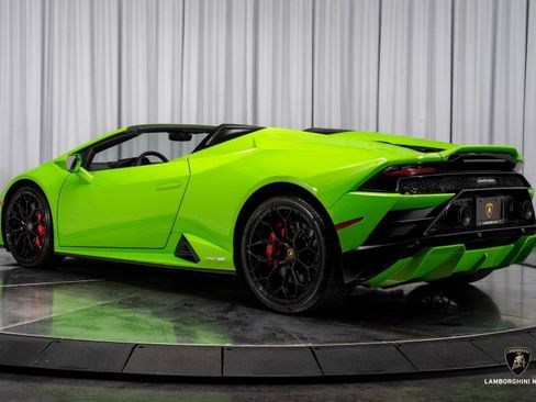 Used 2023 Lamborghini Huracan EVO image 14